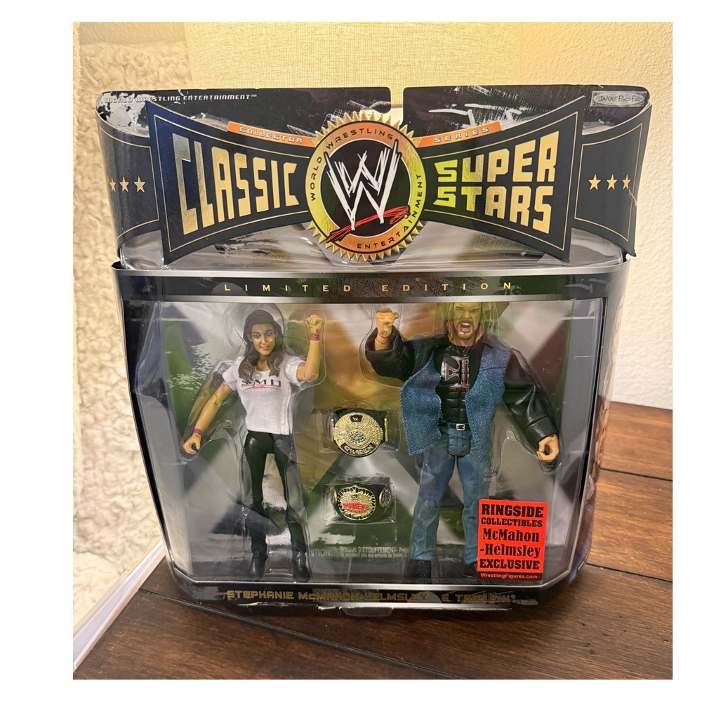 WWE Jakks Pacific Classic Super Stars Triple H & Stephanie McMahon 2-Pack New